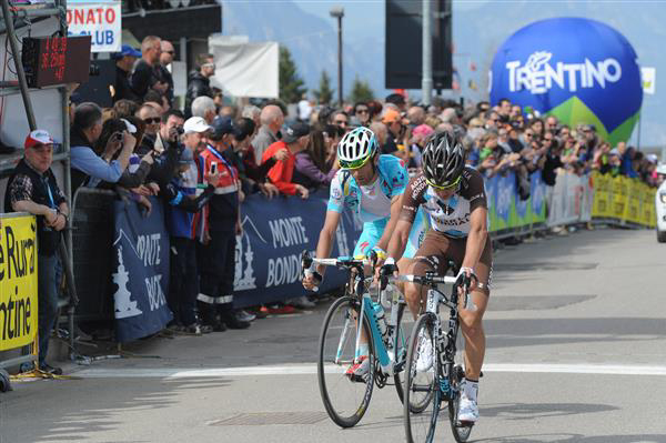 Domenico Pozzovivo and Michele Scarponi finish